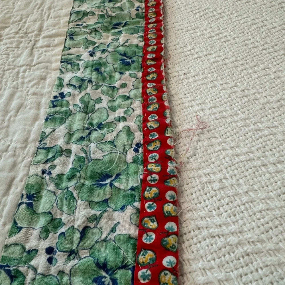 Antique handmade quilt 78 x 46 - Picture 6 of 6
